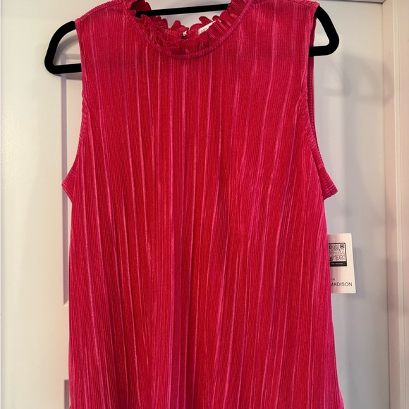 NWT Chic Raspberry Sorbet Sleeveless Blouse with Ruffle Trim- Size Large - Picture 5 of 8